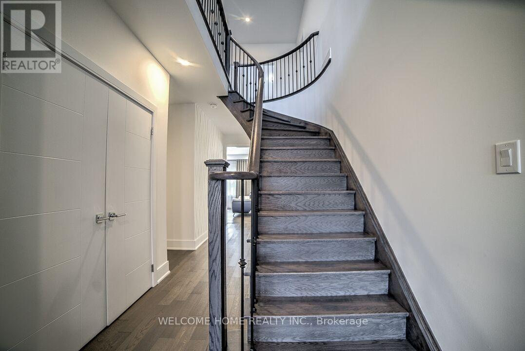 125 Gardiner Drive. Drive N, Bradford West Gwillimbury, Ontario  L3Z 0J6 - Photo 5 - N12094118