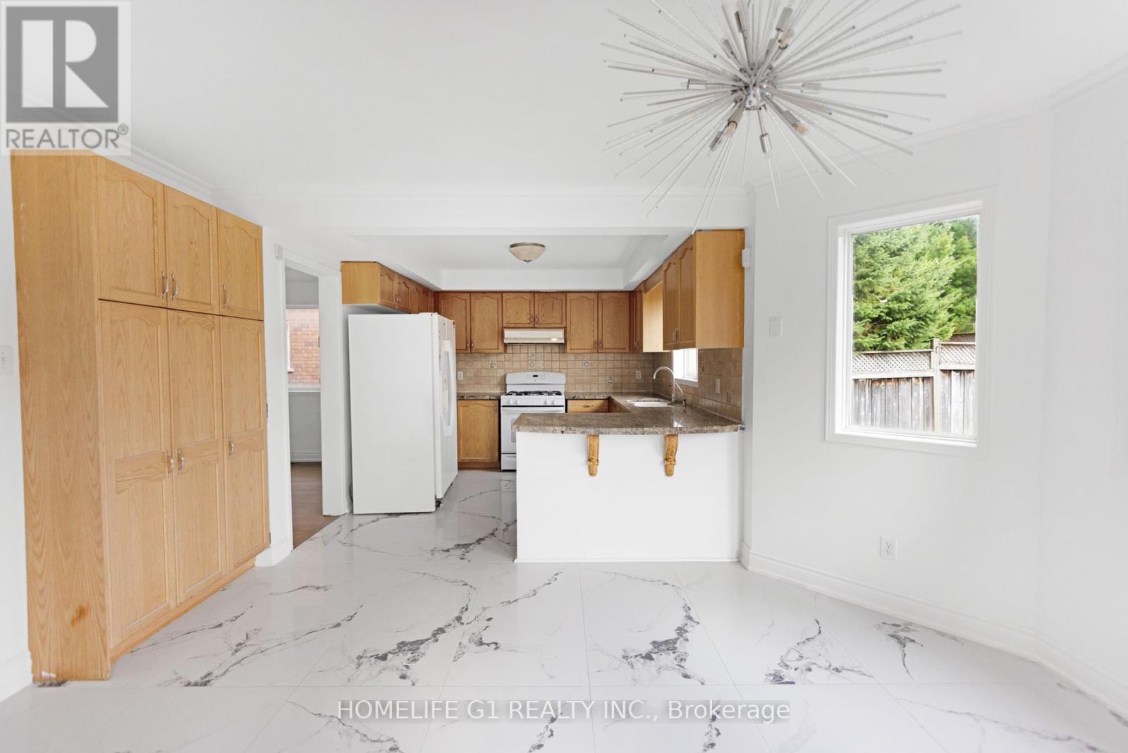 9 Hodgson Drive, Barrie, Ontario  L4N 7Y2 - Photo 7 - S12094143