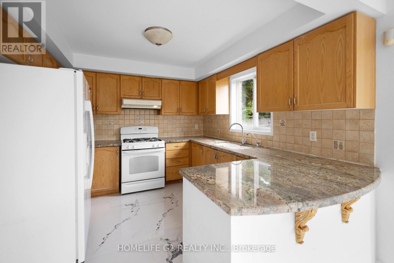 9 Hodgson Drive, Barrie, Ontario  L4N 7Y2 - Photo 8 - S12094143