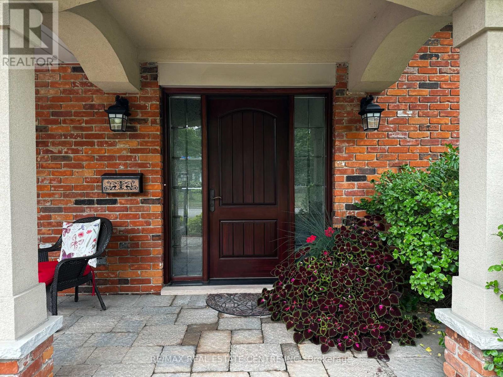 Property at 2162 DEVON ROAD image 2
