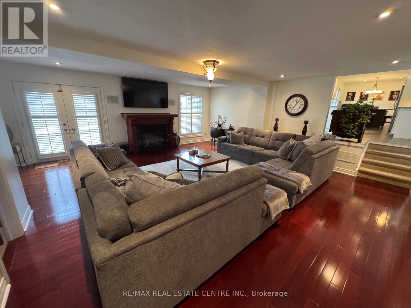 Property at 2162 DEVON ROAD image 5
