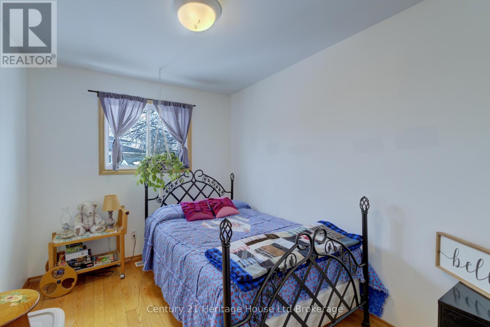 72 Magnolia Drive, Brant, Ontario  N3L 3L3 - Photo 18 - X12002141