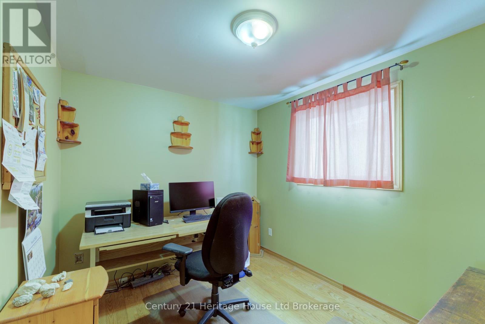 72 Magnolia Drive, Brant, Ontario  N3L 3L3 - Photo 21 - X12002141