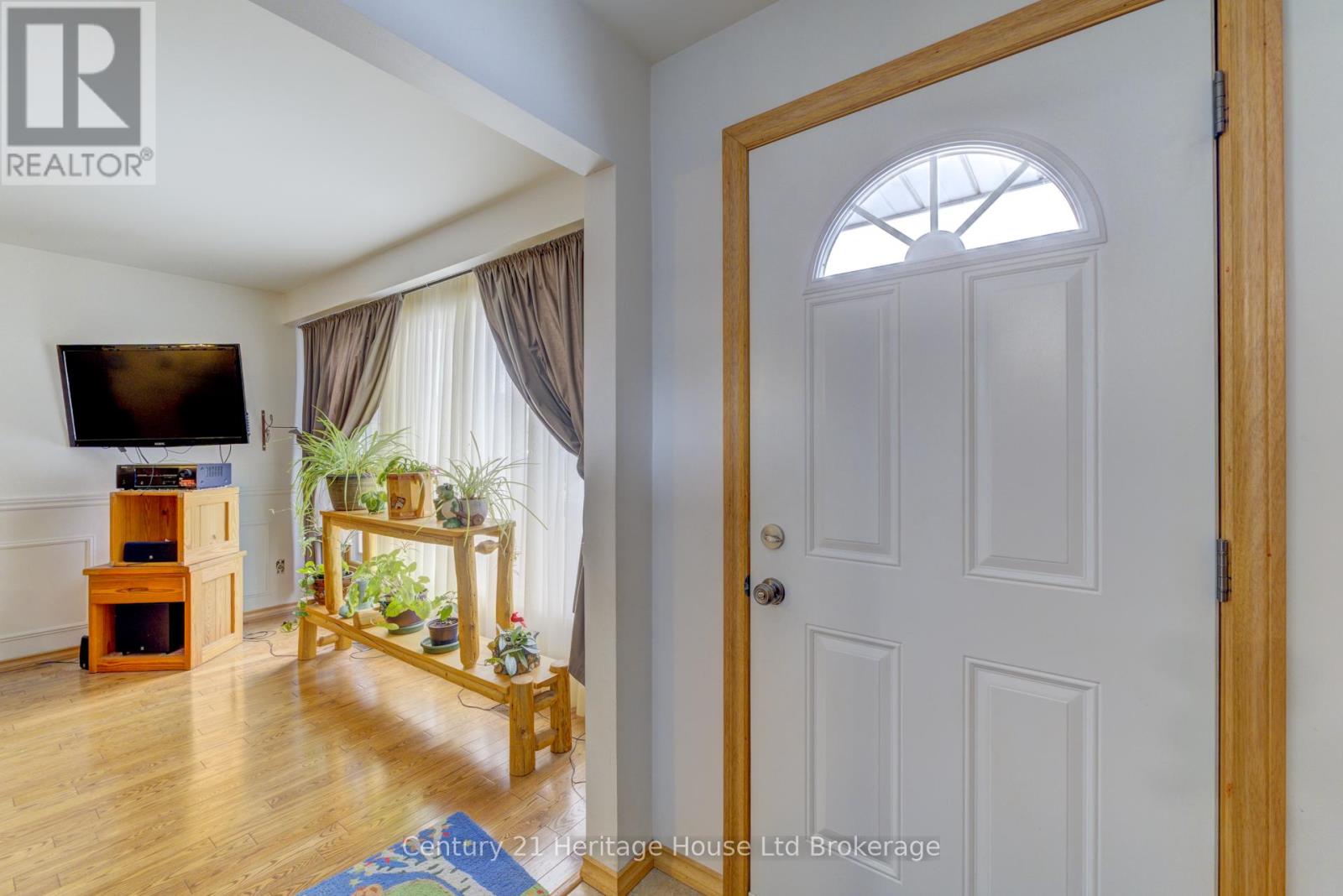 Property at 72 MAGNOLIA DRIVE image 4