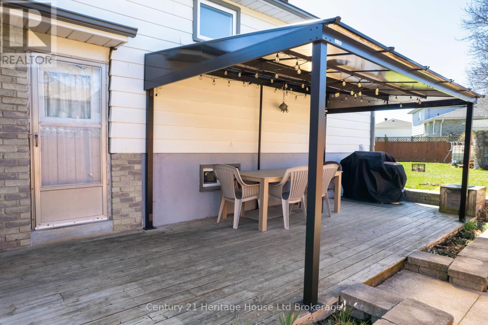 72 Magnolia Drive, Brant, Ontario  N3L 3L3 - Photo 42 - X12002141