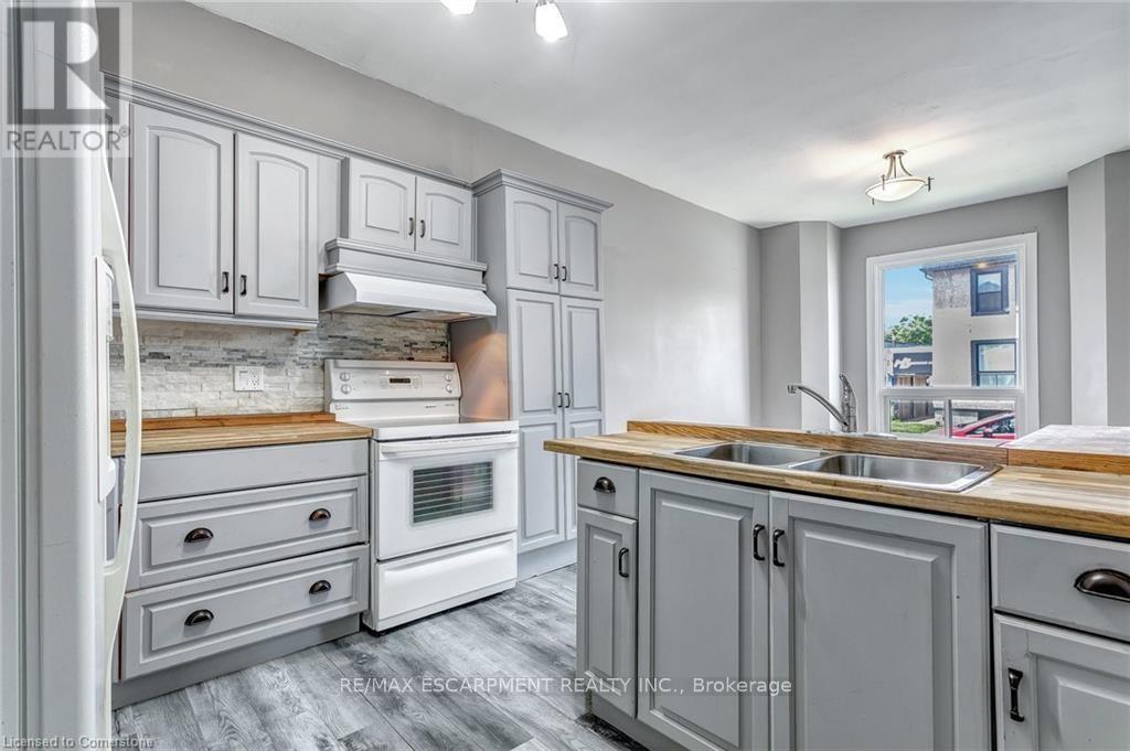 26 Madison Avenue, Hamilton, Ontario  L8L 5Y3 - Photo 4 - X12094058