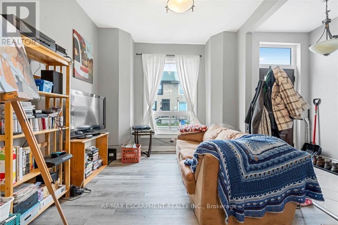 26 Madison Avenue, Hamilton, Ontario  L8L 5Y3 - Photo 8 - X12094058