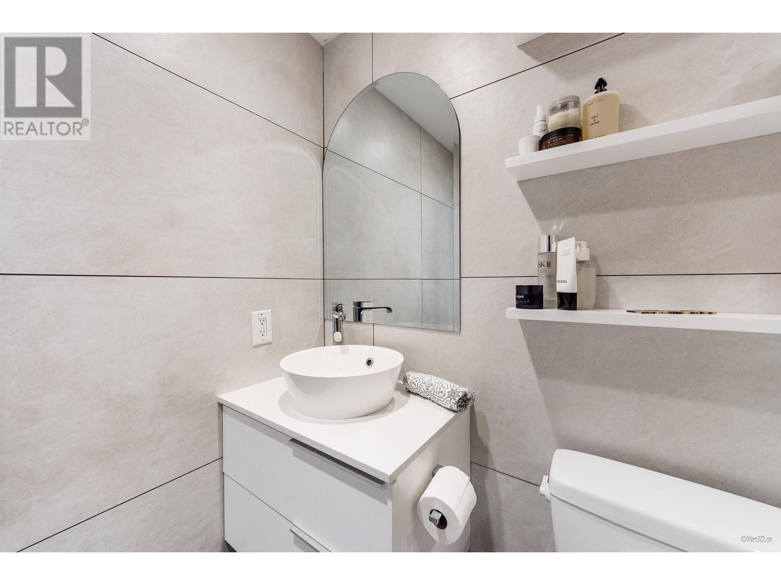 101 225 W 3rd Street, North Vancouver, British Columbia  V7M 1E9 - Photo 12 - R2992142