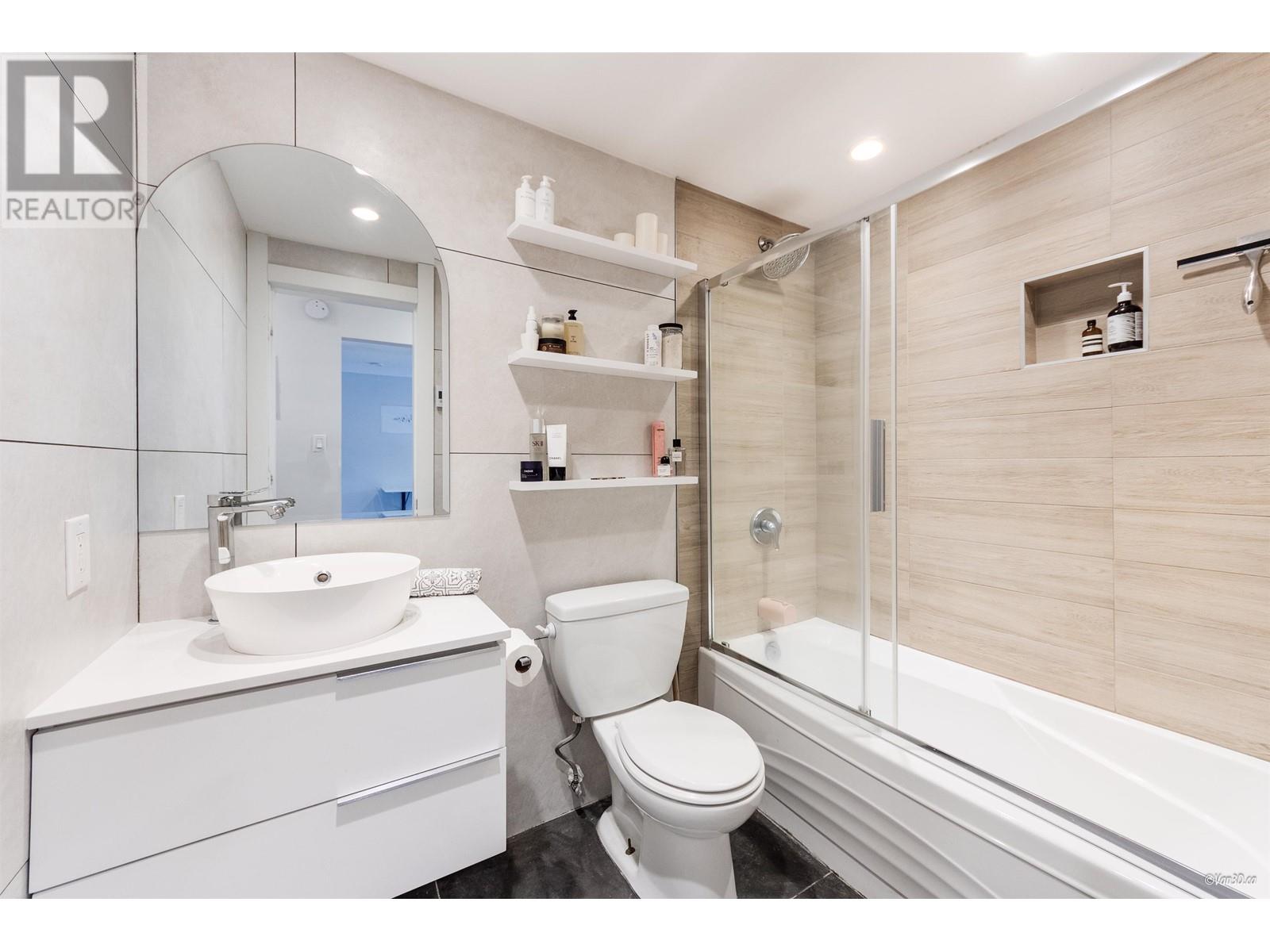 101 225 W 3rd Street, North Vancouver, British Columbia  V7M 1E9 - Photo 13 - R2992142
