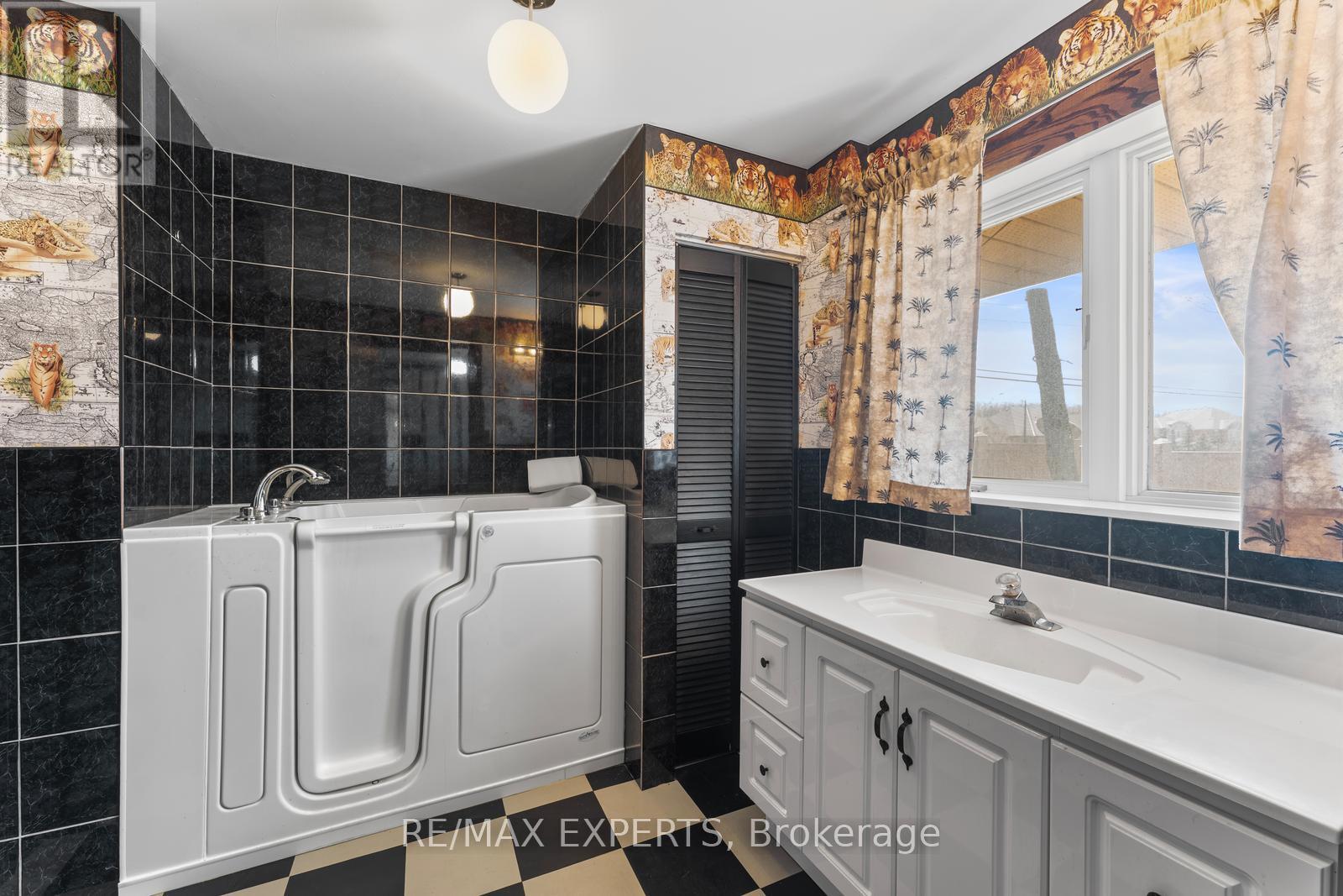 16 Millwood Parkway, Vaughan, Ontario  L4H 4X5 - Photo 21 - N12094177