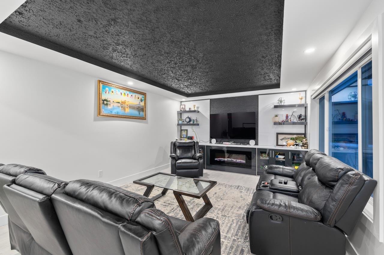 Property at 2862 GLENAVON COURT image 3