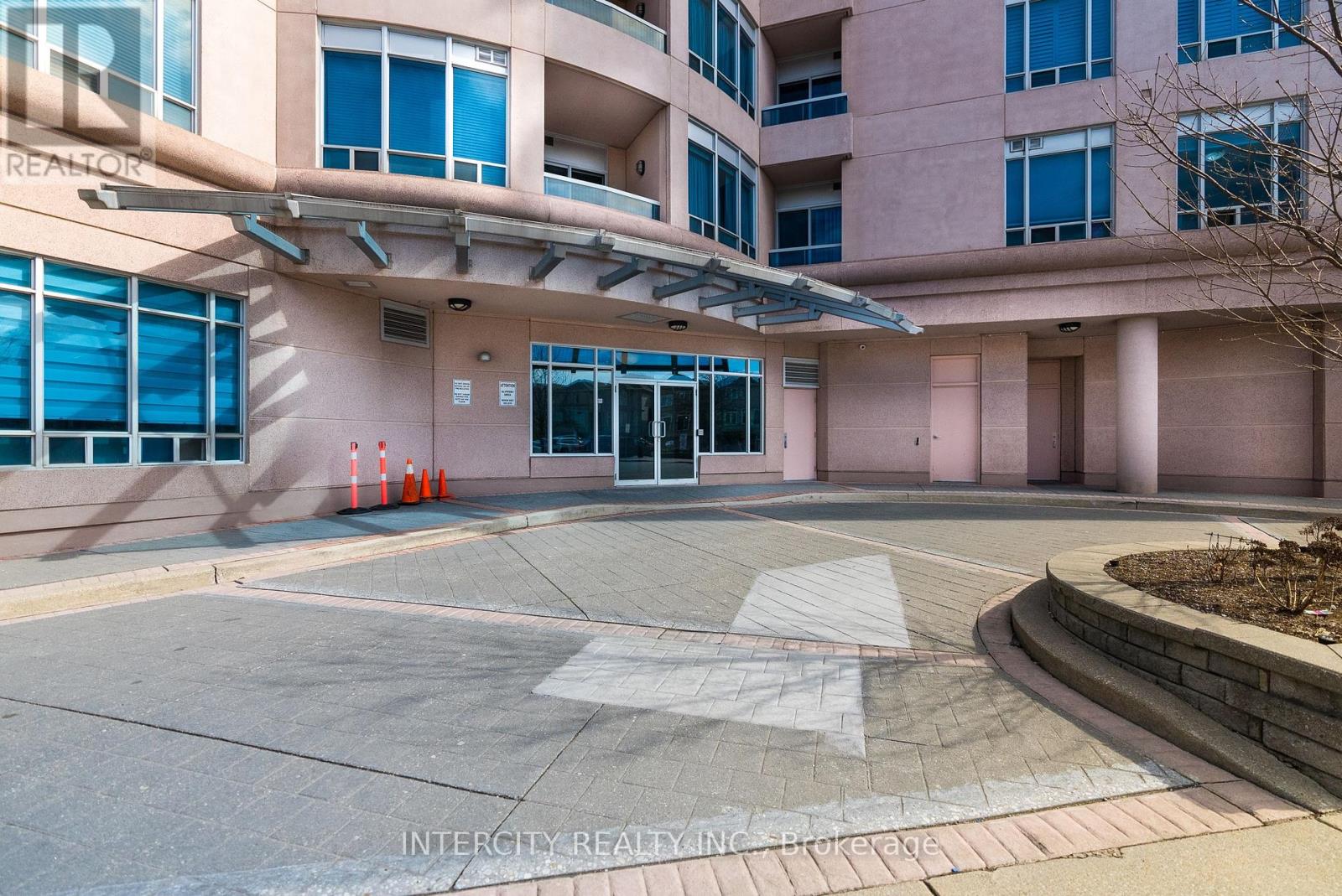 607 - 1 Cordoba Drive, Vaughan, Ontario  L4J 8S3 - Photo 3 - N12094238