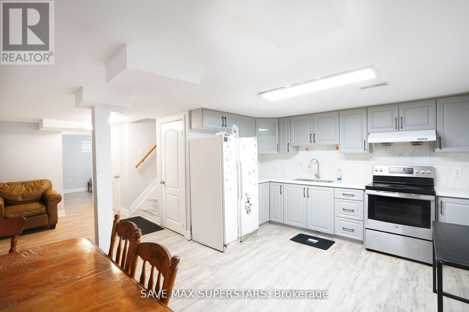 96 Wellington Street E, Barrie, Ontario  L4M 2C5 - Photo 17 - S12094221