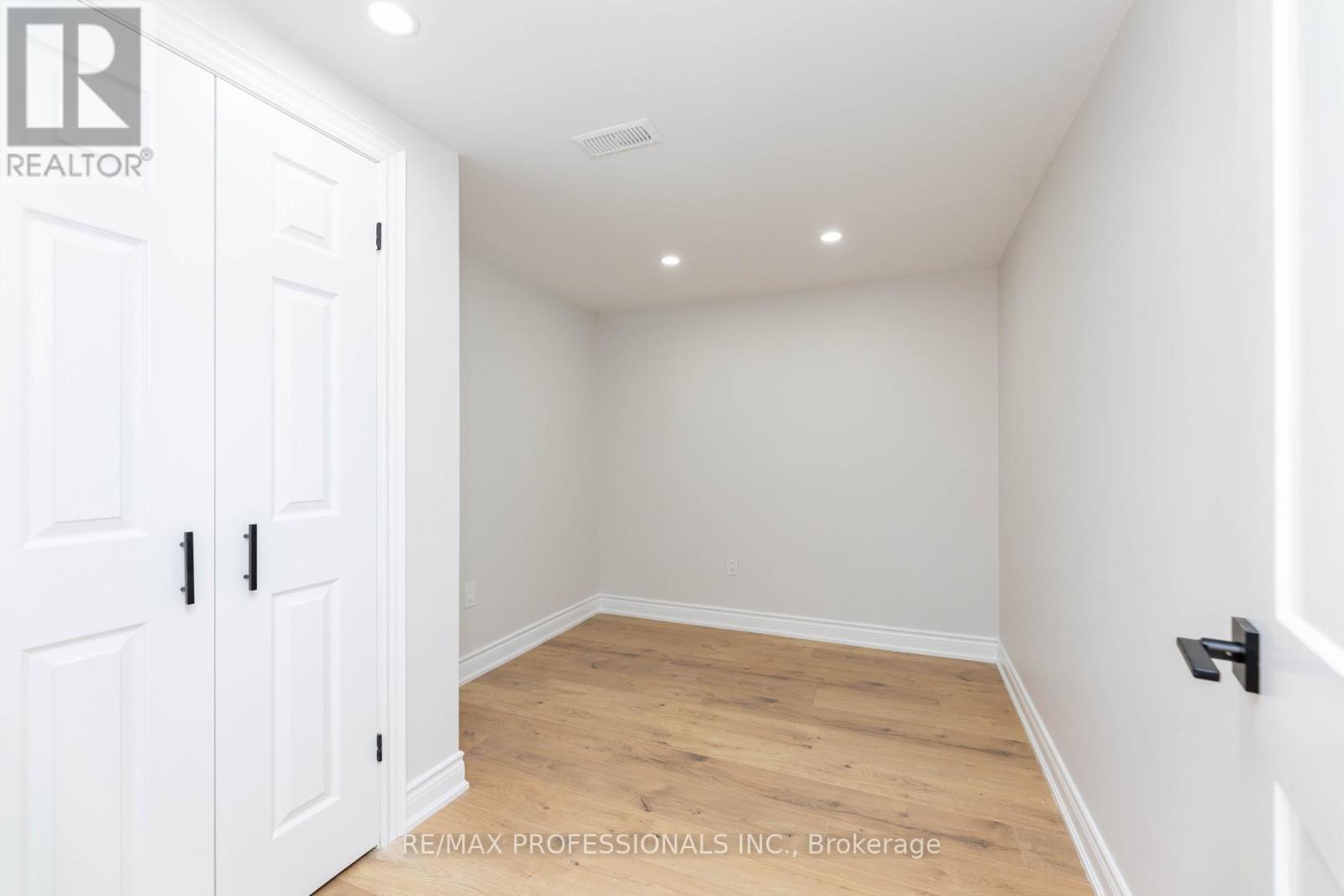 (Lower) - 468 Gowland Crescent, Milton, Ontario  L9T 4E5 - Photo 25 - W12094198