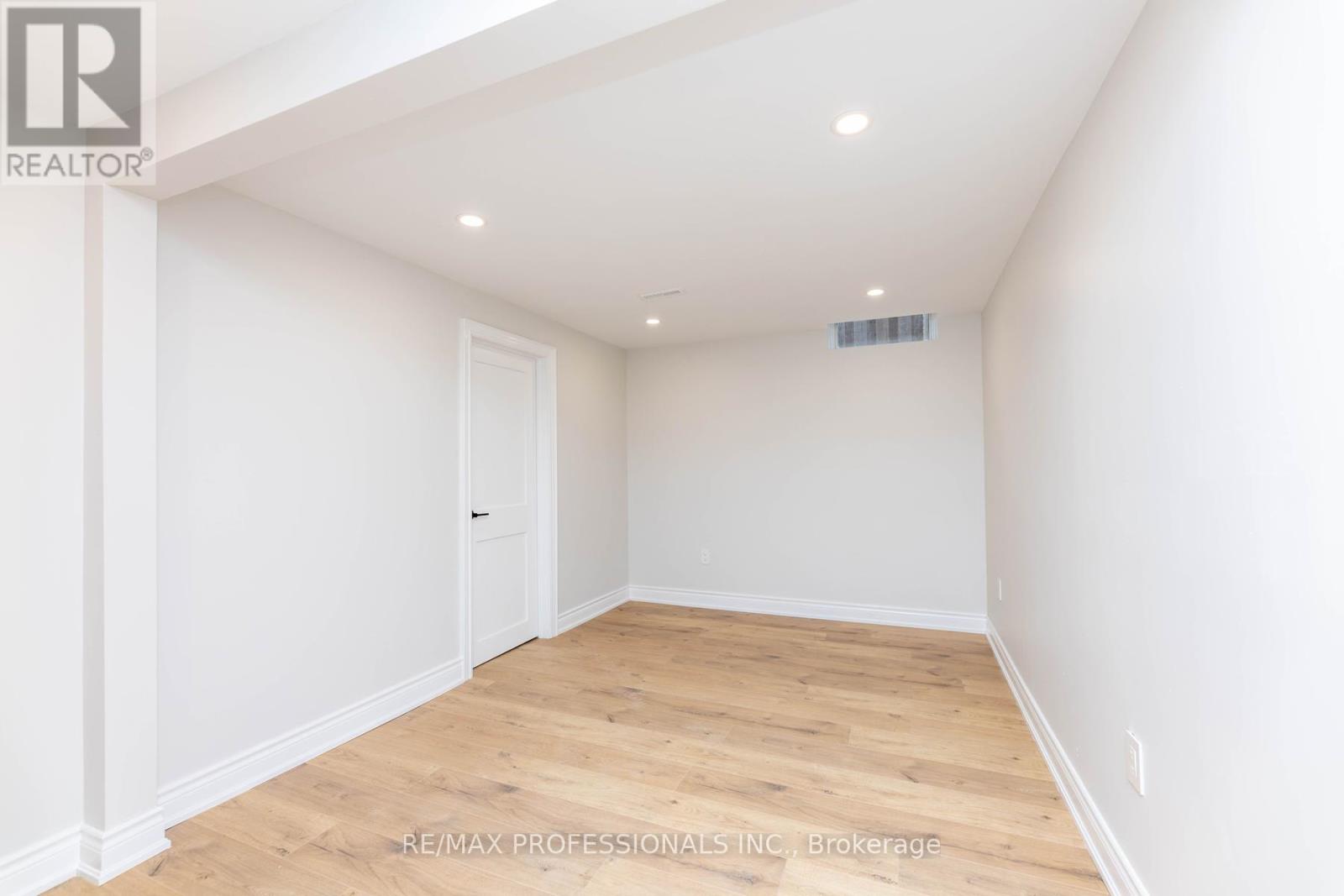 (Lower) - 468 Gowland Crescent, Milton, Ontario  L9T 4E5 - Photo 27 - W12094198
