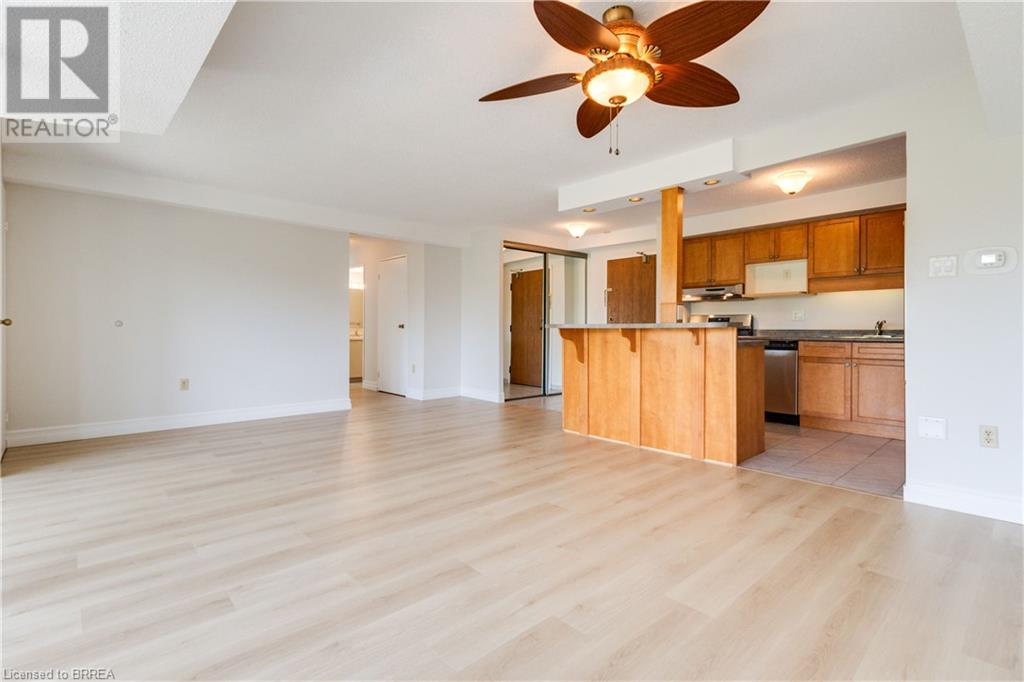 Photo 10 of 33 for 521 Riverside Drive Unit# 209