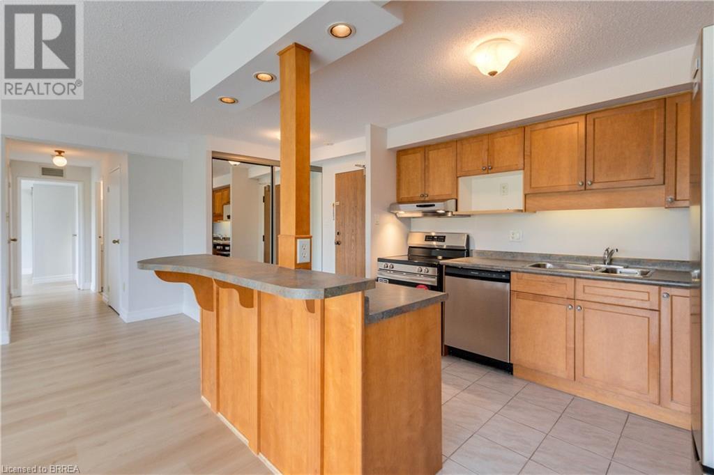 Photo 12 of 33 for 521 Riverside Drive Unit# 209