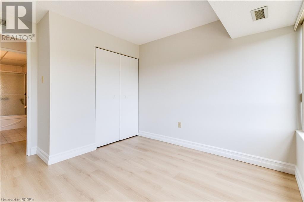 Photo 18 of 33 for 521 Riverside Drive Unit# 209