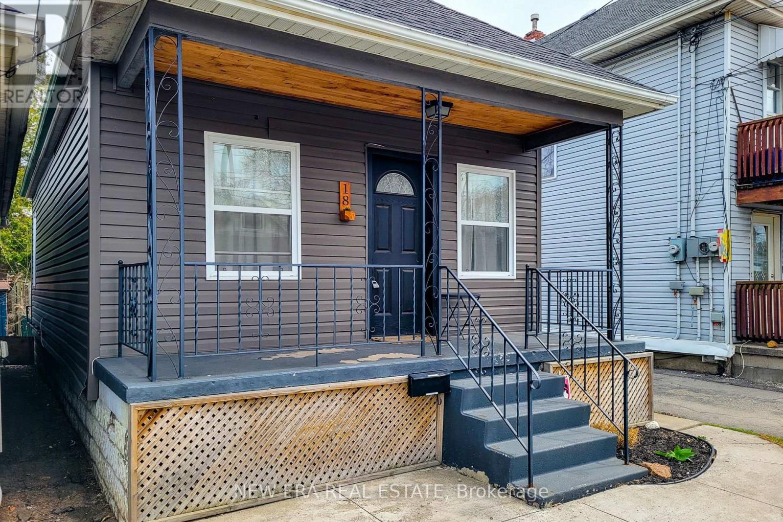 18 Ellis Avenue, Hamilton, Ontario  L8H 4L7 - Photo 8 - X12094216