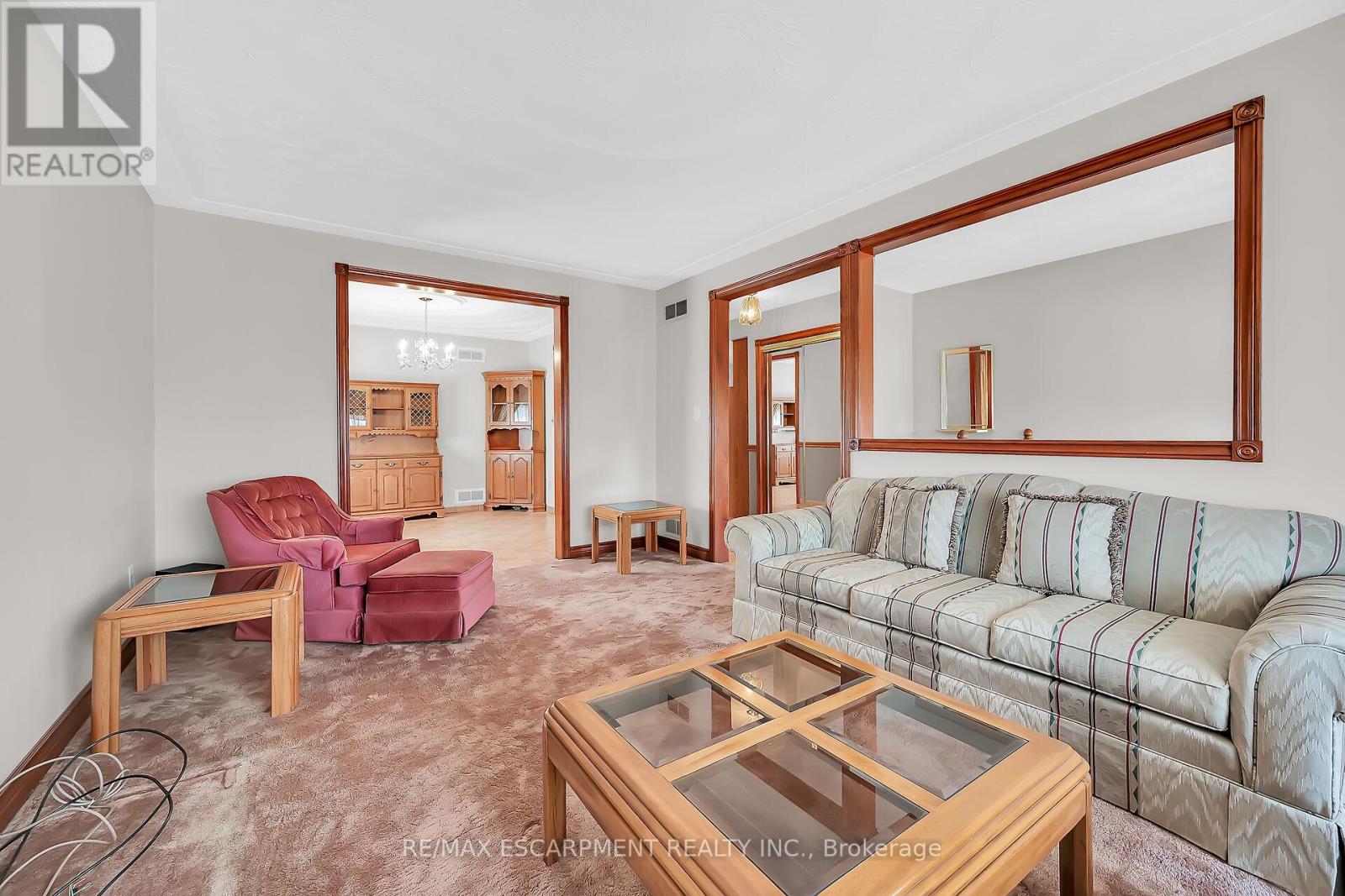 54 Ridley Drive, Hamilton (Quinndale), Ontario  L8W 1J2 - Photo 10 - X12094251