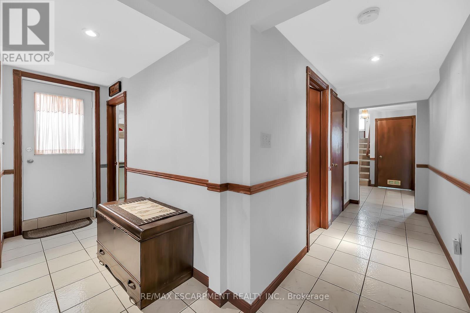 54 Ridley Drive, Hamilton (Quinndale), Ontario  L8W 1J2 - Photo 27 - X12094251