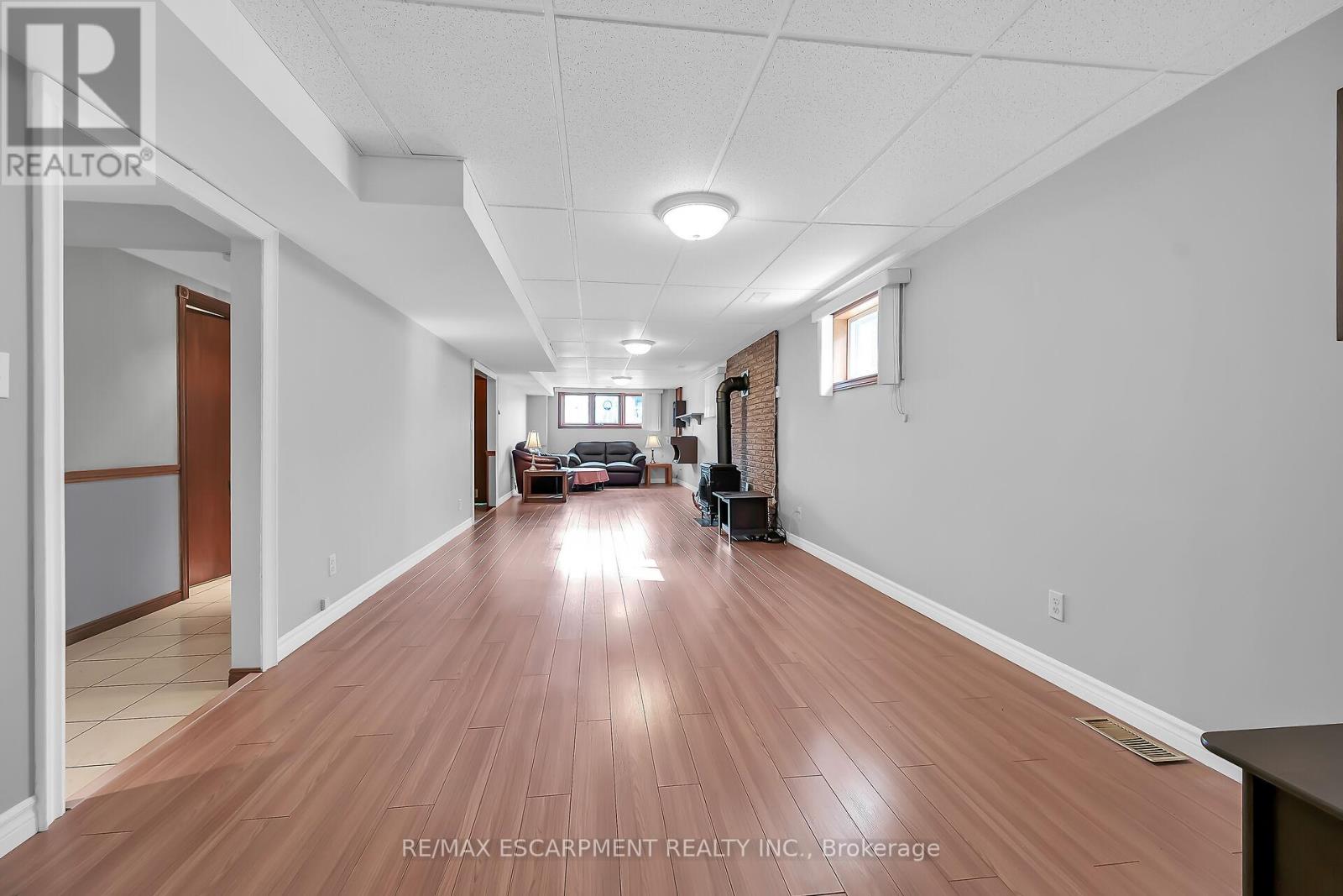 54 Ridley Drive, Hamilton (Quinndale), Ontario  L8W 1J2 - Photo 29 - X12094251