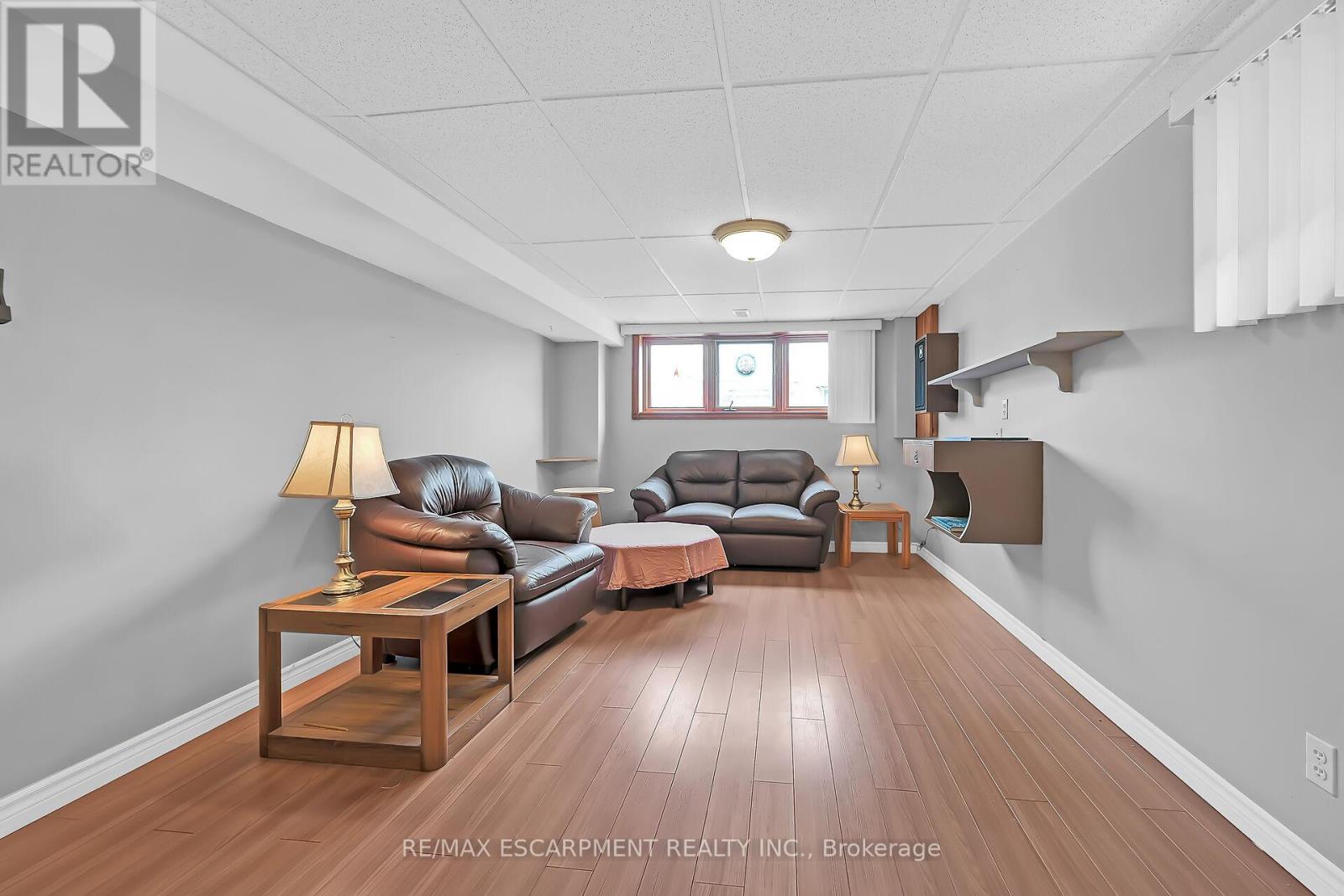 54 Ridley Drive, Hamilton (Quinndale), Ontario  L8W 1J2 - Photo 30 - X12094251