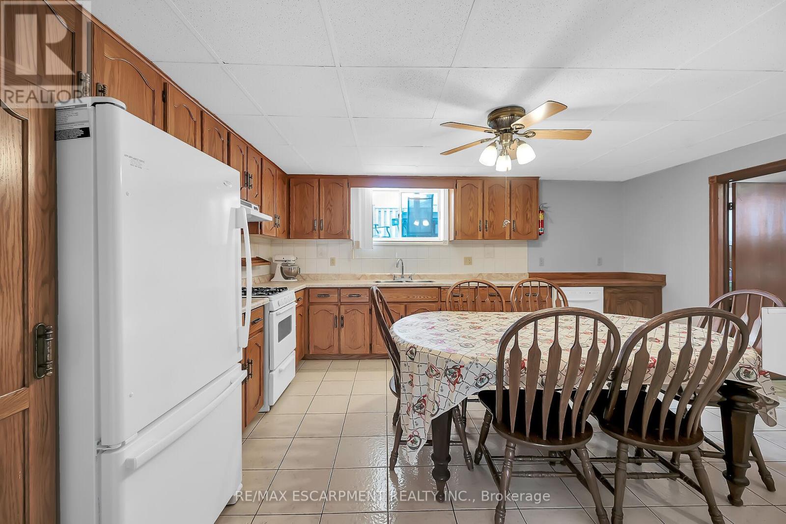 54 Ridley Drive, Hamilton (Quinndale), Ontario  L8W 1J2 - Photo 33 - X12094251