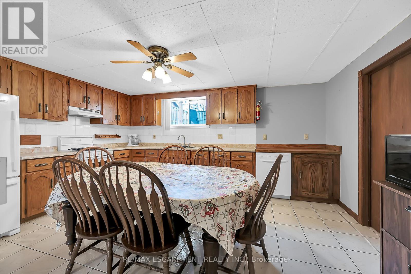 54 Ridley Drive, Hamilton (Quinndale), Ontario  L8W 1J2 - Photo 34 - X12094251