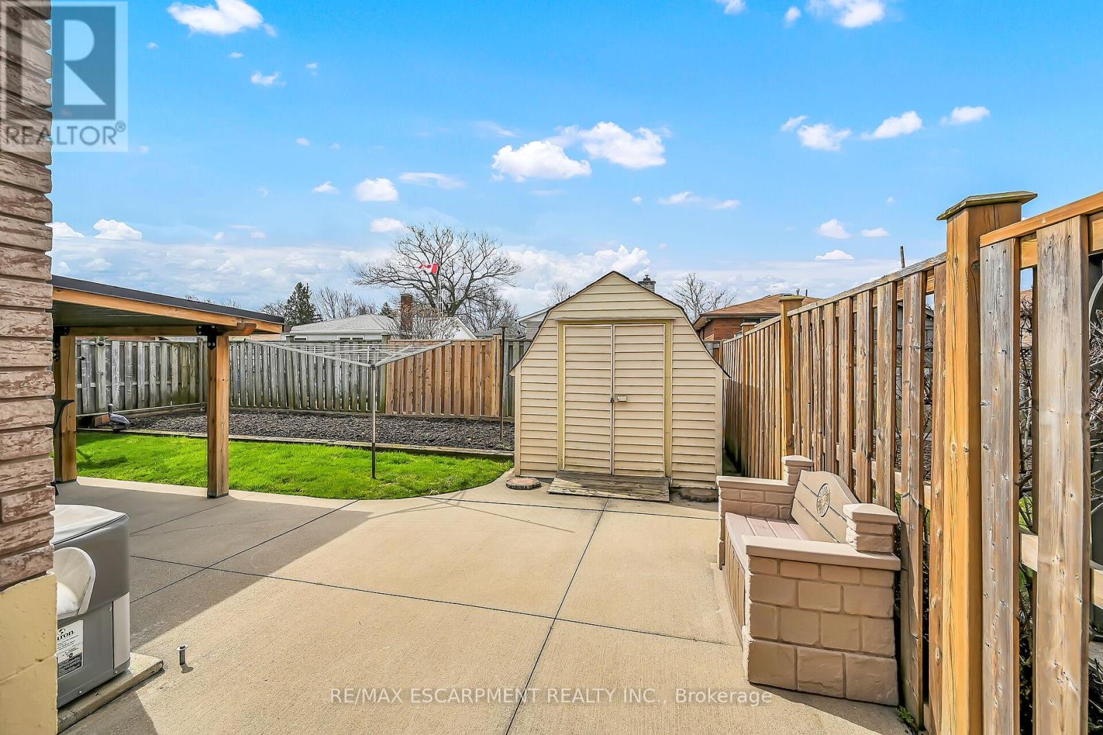 54 Ridley Drive, Hamilton (Quinndale), Ontario  L8W 1J2 - Photo 44 - X12094251