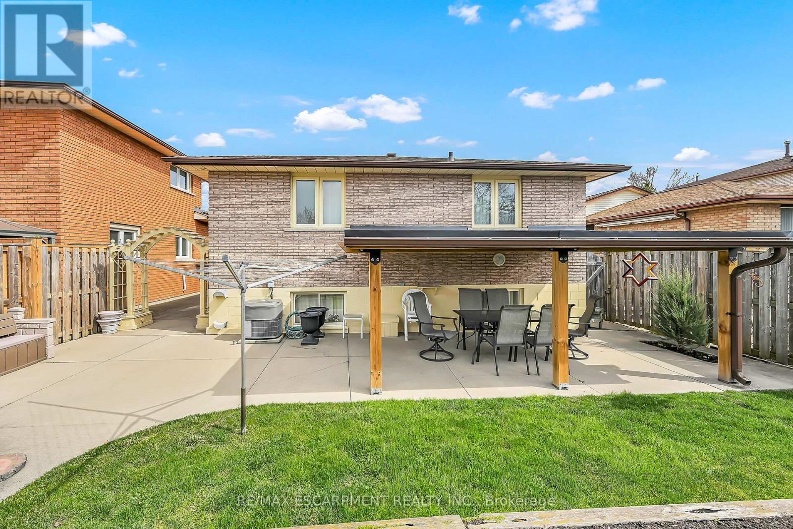 54 Ridley Drive, Hamilton (Quinndale), Ontario  L8W 1J2 - Photo 47 - X12094251