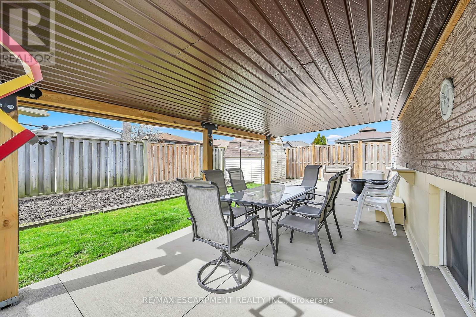 54 Ridley Drive, Hamilton (Quinndale), Ontario  L8W 1J2 - Photo 48 - X12094251