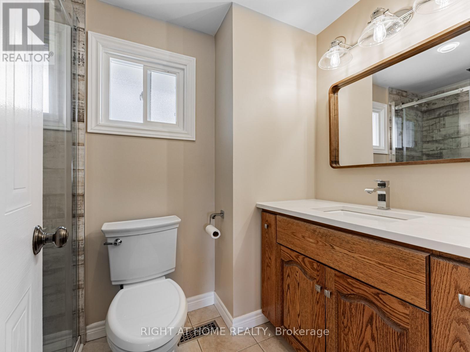 36 Love Crescent, Ajax (South West), Ontario  L1S 4S9 - Photo 19 - E12094263