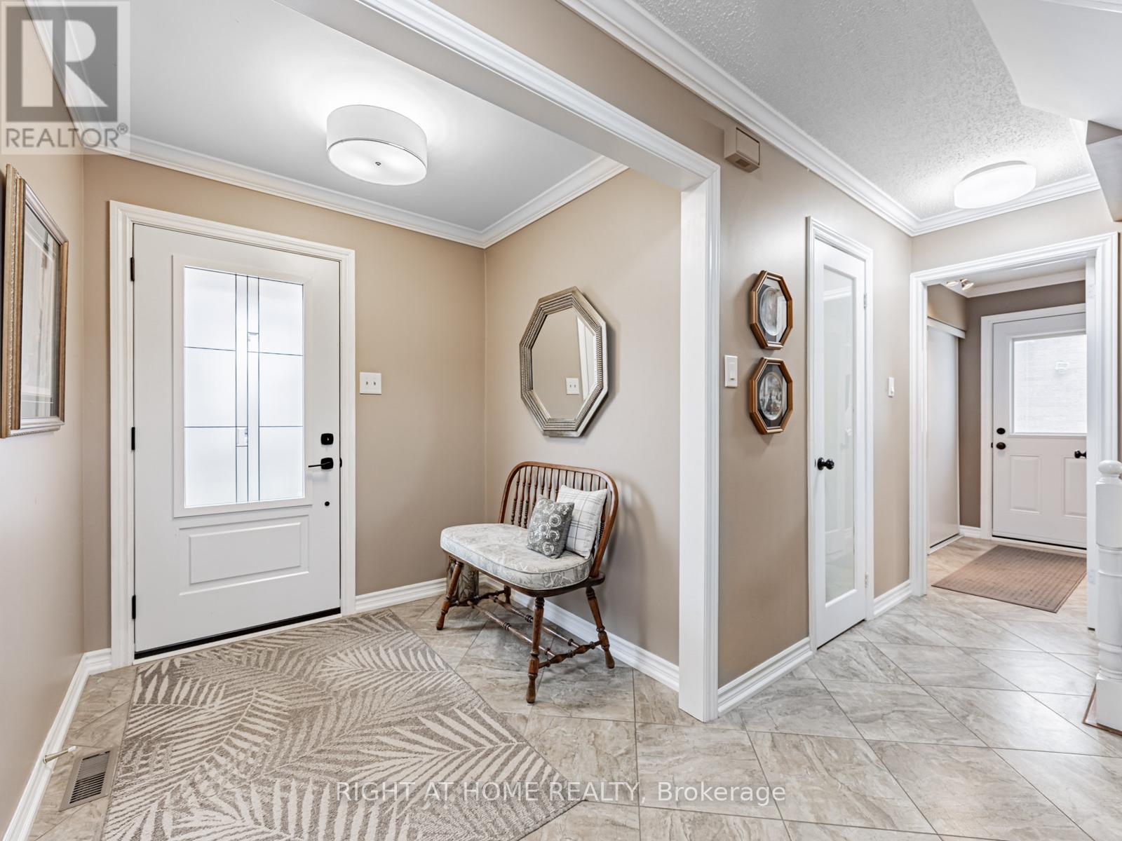 36 Love Crescent, Ajax (South West), Ontario  L1S 4S9 - Photo 4 - E12094263