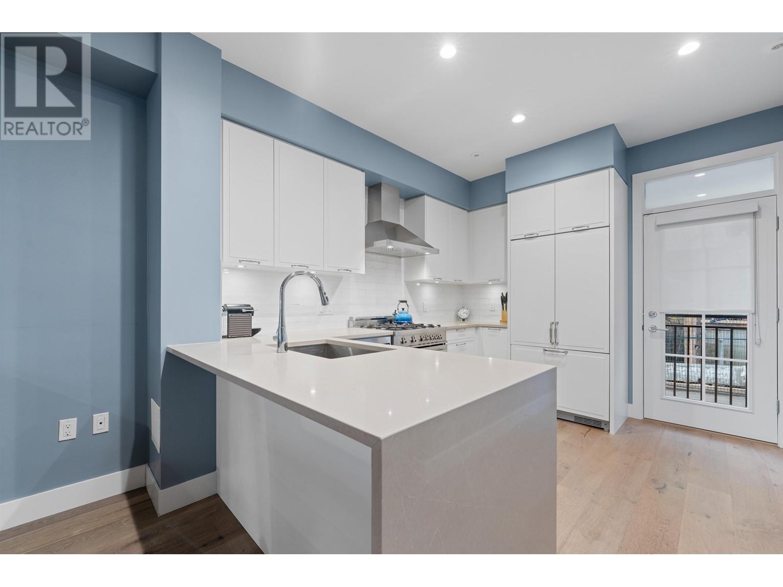 Property at 8121 SHAUGHNESSY STREET image 5