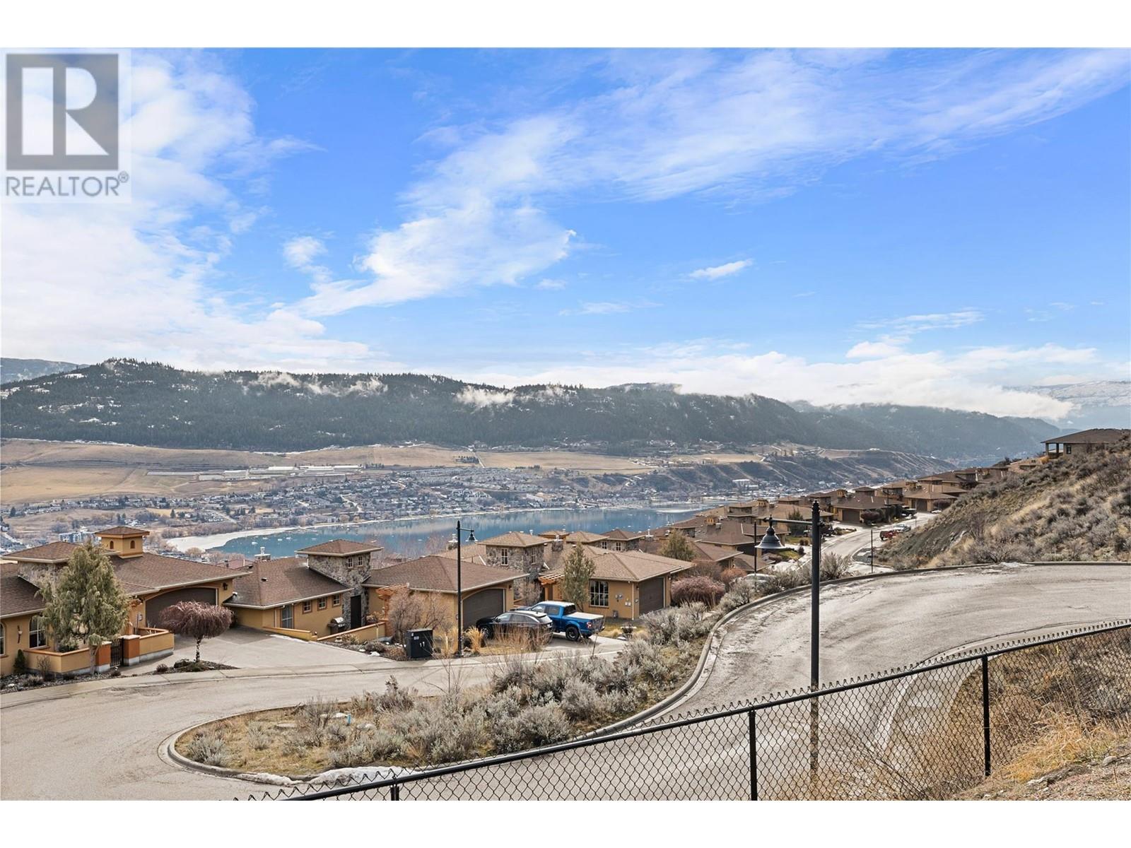 Property at 532 Balsam Court image 4