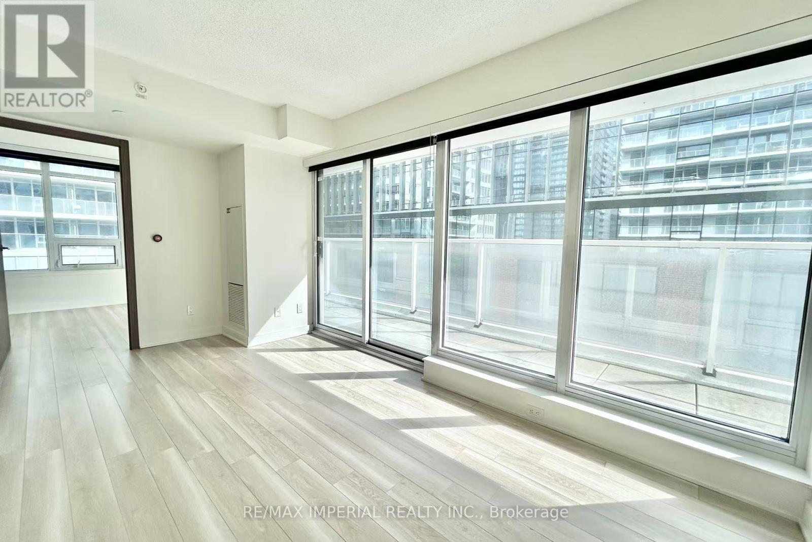 611 - 19 Bathurst Street, Toronto (Waterfront Communities), Ontario  M5V 0N2 - Photo 2 - C12094290