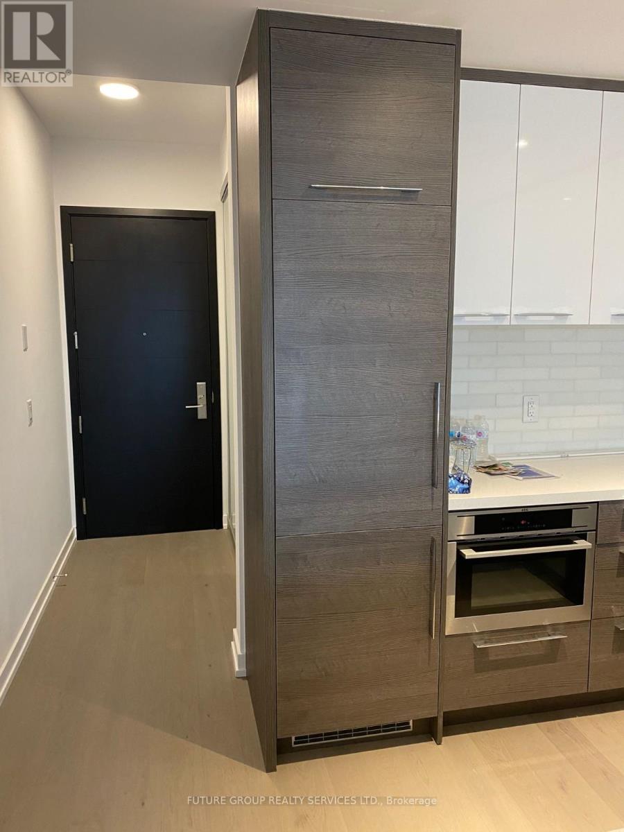 2406 - 488 University Avenue, Toronto, Ontario  M5G 0C1 - Photo 2 - C12094304