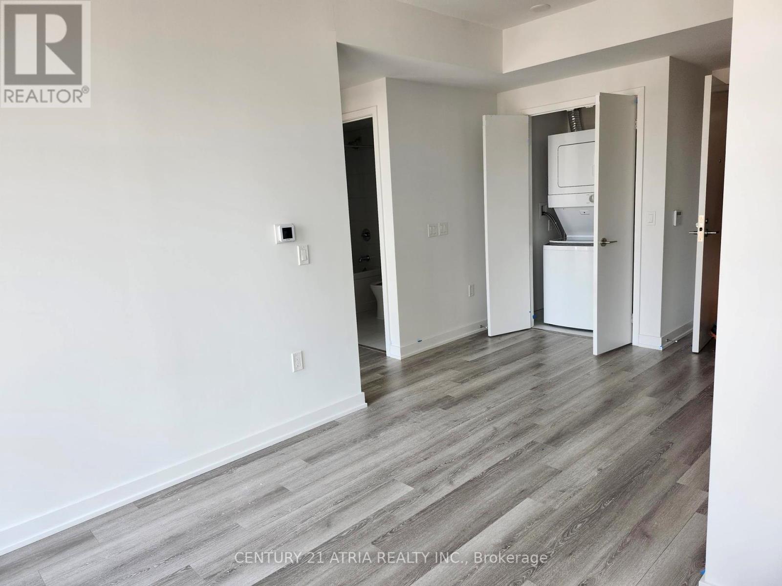 1602 - 238 Simcoe Street, Toronto, Ontario  M5T 0E2 - Photo 4 - C12094306