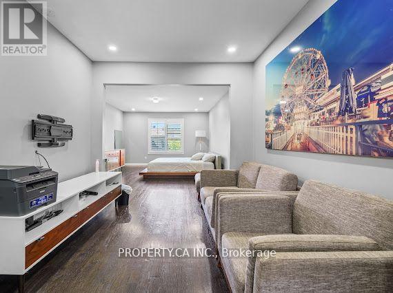 233 David Dunlap Circle E, Toronto, Ontario  M3C 4B9 - Photo 14 - C12094334