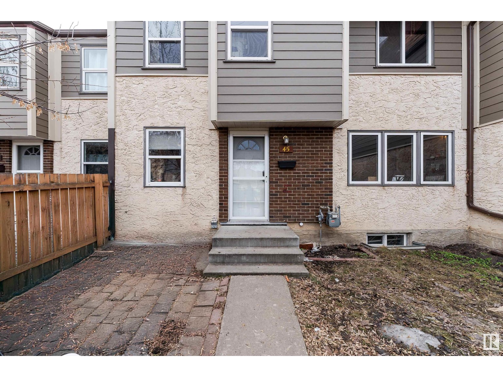 Property at 45 WILLOWDALE PL NW image 1