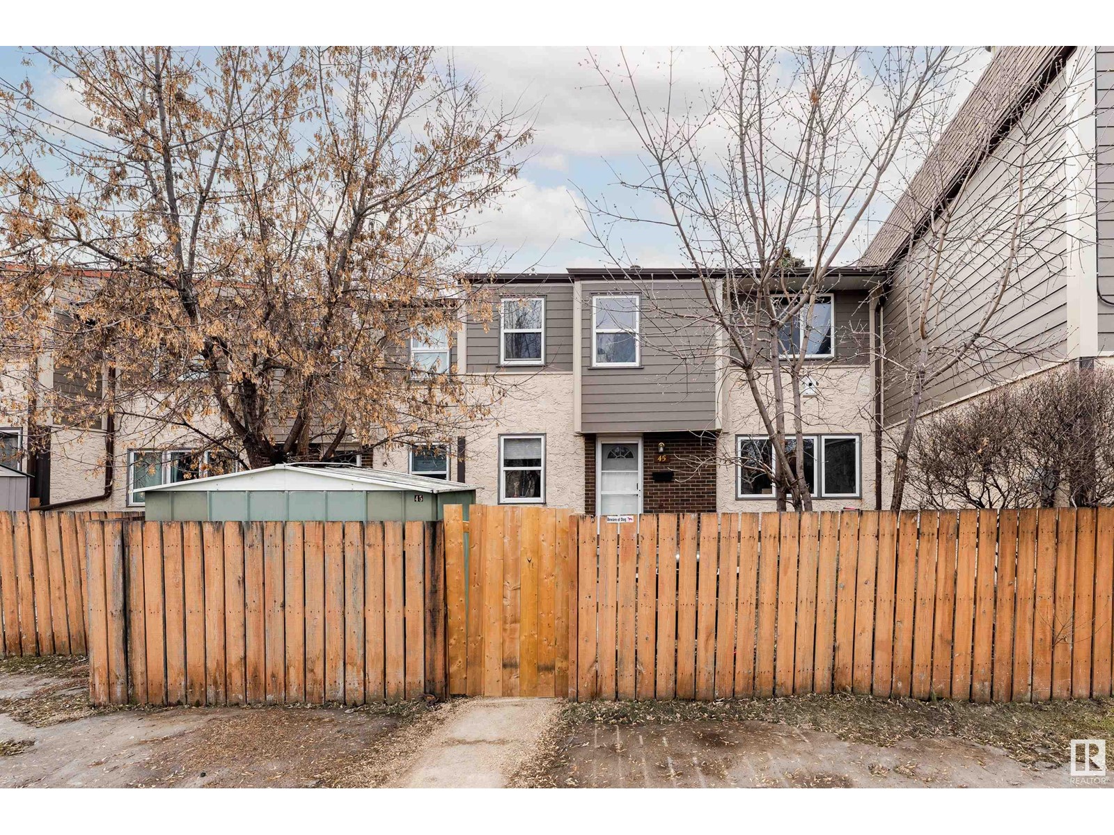 Property at 45 WILLOWDALE PL NW image 2
