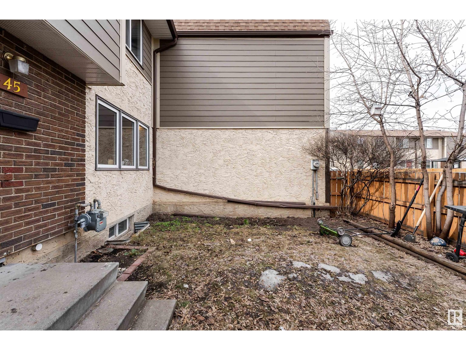 Property at 45 WILLOWDALE PL NW image 3