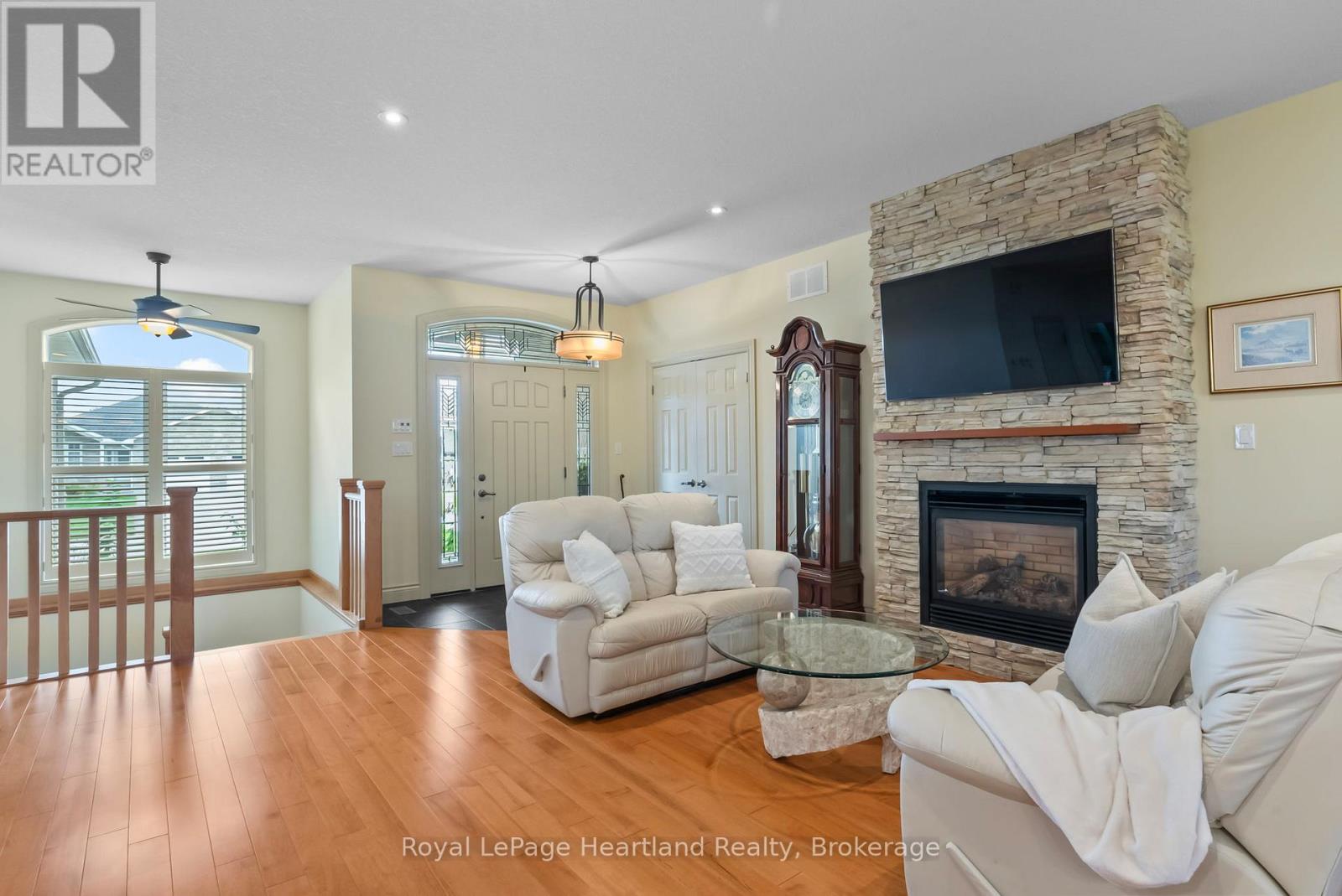 221 John Street, Minto, Ontario  N0G 1Z0 - Photo 12 - X12094372