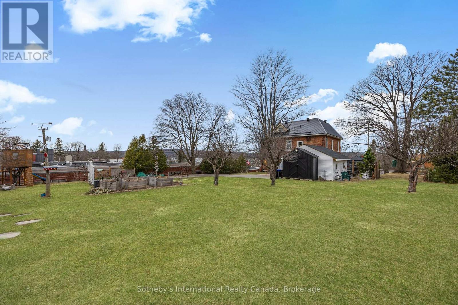 26 Robert Street E, Penetanguishene, Ontario  L9M 1K7 - Photo 44 - S12085685