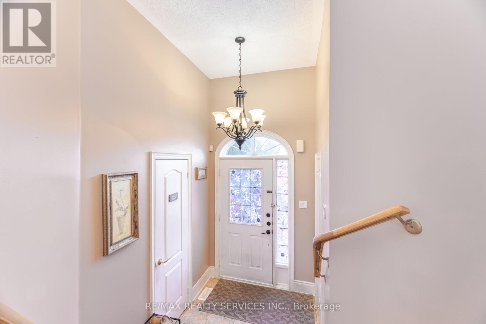 Property at 19 RIVER ROCK CRESCENT image 3