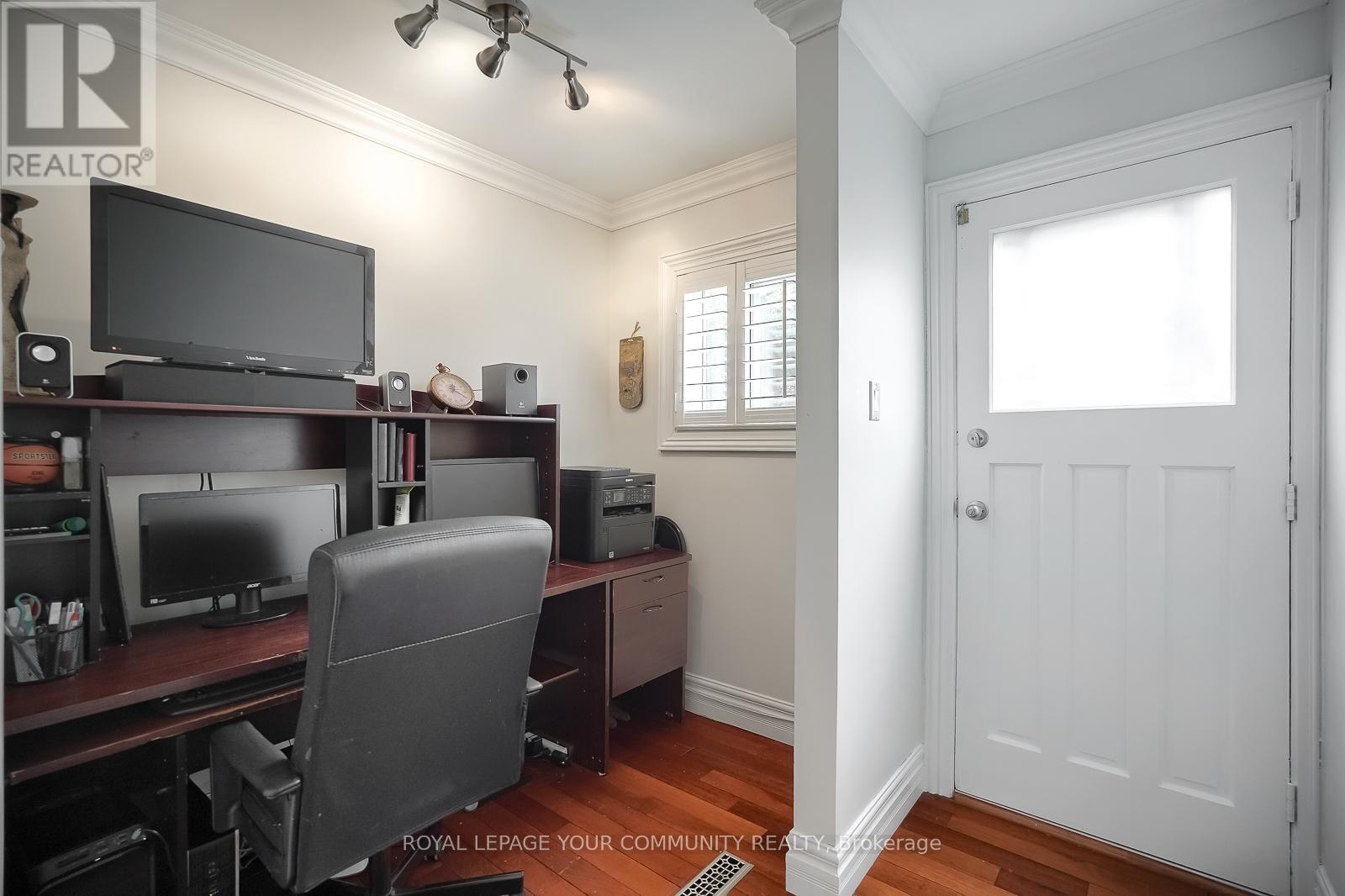 18 Terryellen Crescent, Toronto, Ontario  M9C 1H7 - Photo 22 - W12094364
