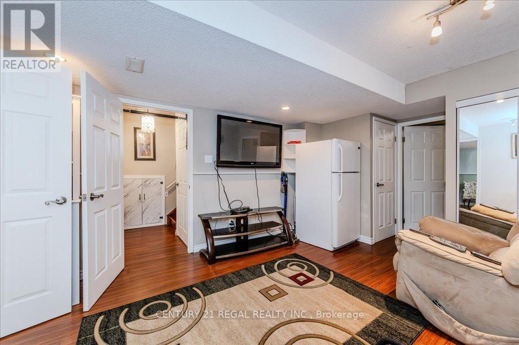 107 Roseneath Crescent, Kitchener, Ontario  N2E 1V8 - Photo 34 - X12094383