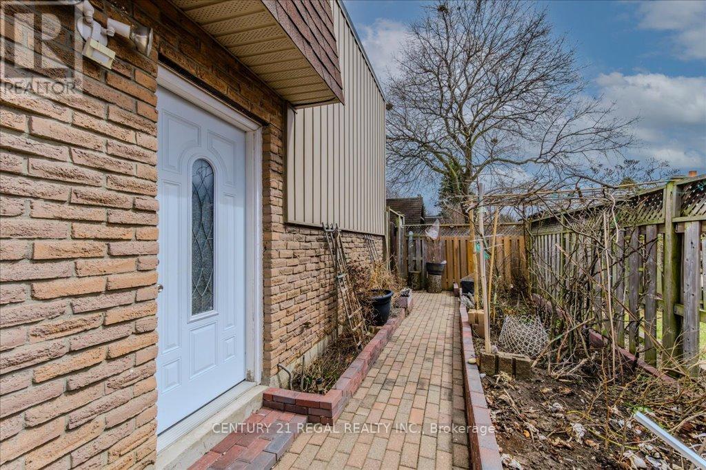 107 Roseneath Crescent, Kitchener, Ontario  N2E 1V8 - Photo 38 - X12094383