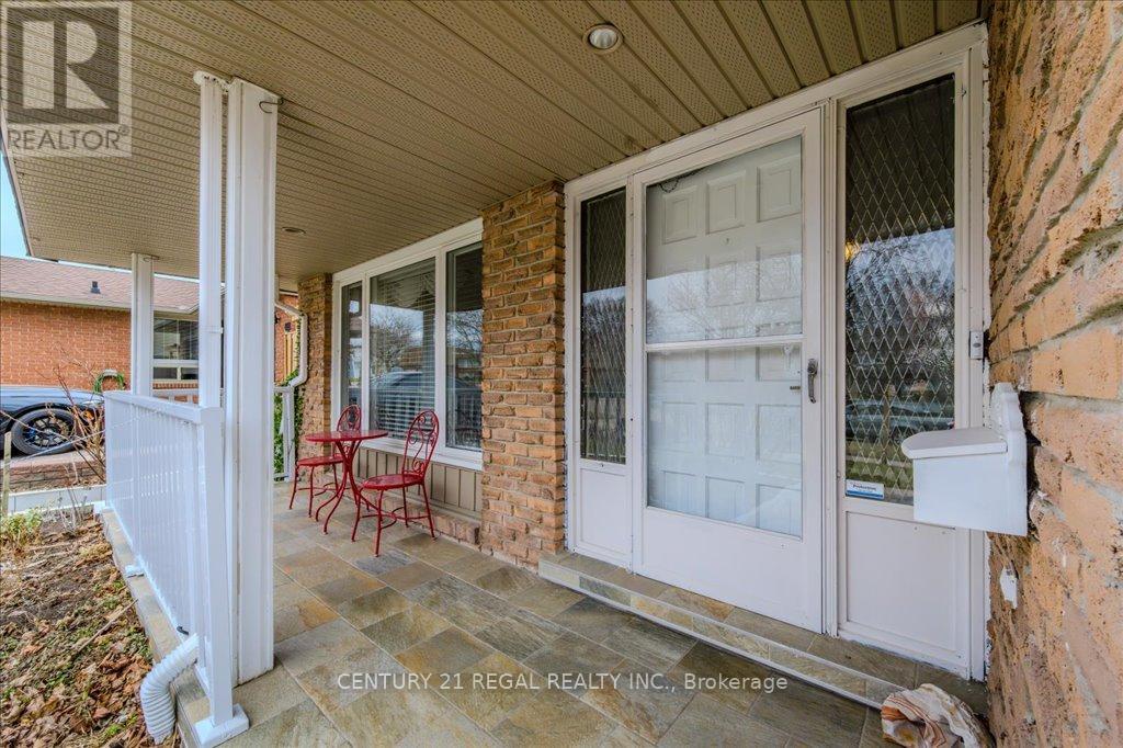 107 Roseneath Crescent, Kitchener, Ontario  N2E 1V8 - Photo 6 - X12094383